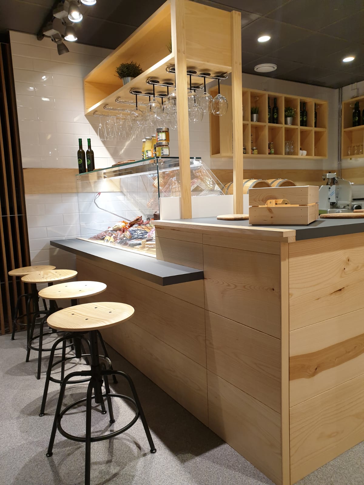 aee8f016-6e8f-495a-bd9b-027bc57e3bf9