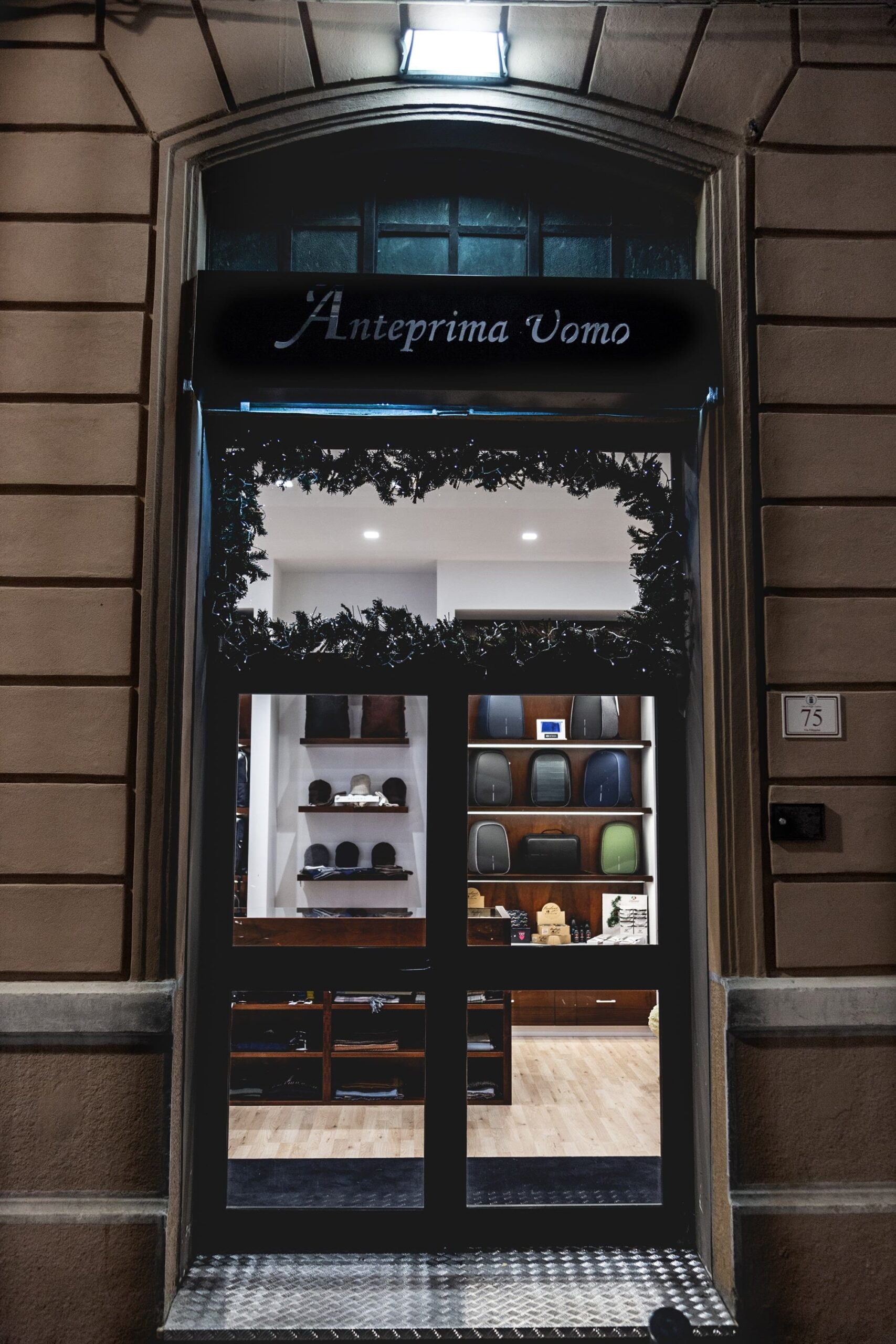 anteprima-uomo-vetrina